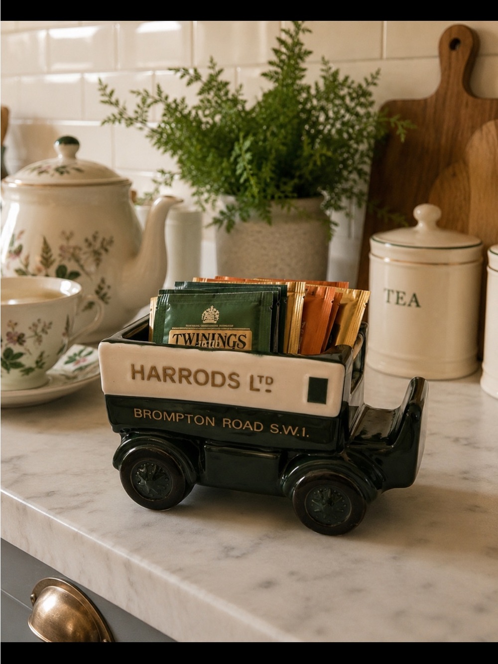 VNTG Harrods Green & Cream Ceramic Delivery Truck Tea Bag Holder Trinket Dish